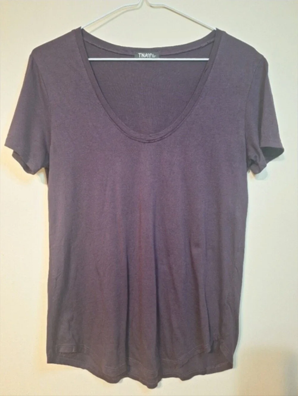 TNA Aritzia Plum Purple Scoop Neck Cotton Modal Blend Short Sleeve Tee Size S - Picture 2 of 6